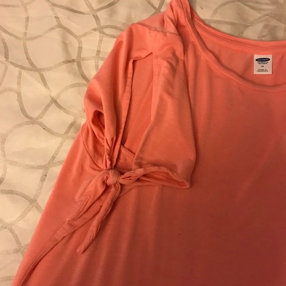 SOLD! T Shirt Bundle - Picture 6 of 7